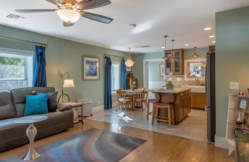 Cottonwood House | Historic Stone Cottage near Sedona/Jerome