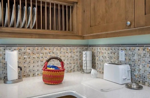 Cottonwood House | Historic Stone Cottage near Sedona/Jerome