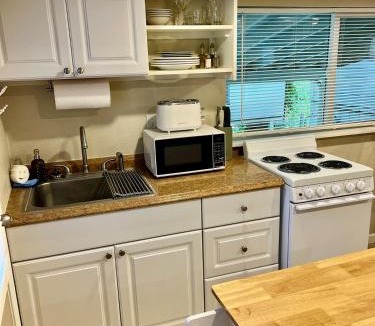 Prescott Apartment | Historic Suite on Prescott's Best Street!