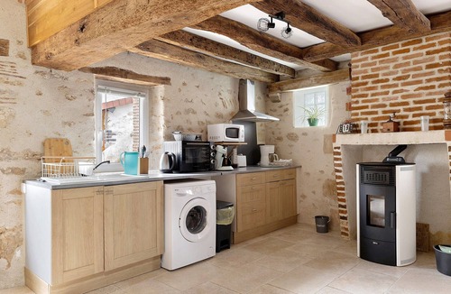 Huisseau-sur-Cosson House | Holiday Home 'Gîte La Petite Maison' with Wi-Fi