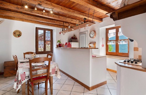 Allevard House | Holiday Home 'Le Chavannaclub' with Mountain View, Private Terrace and Wi-Fi