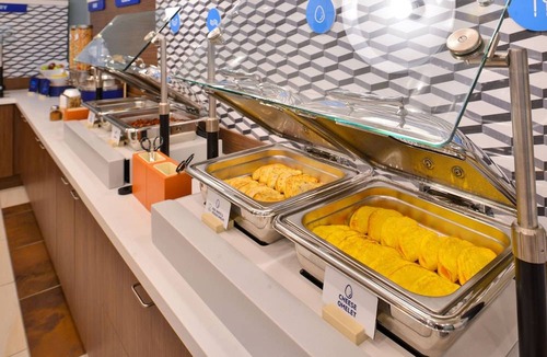 Moreno Valley Hotel | Holiday Inn Express & Suites Moreno Valley - Riverside, an IHG Hotel