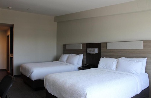 Pumpkin Center Hotel | Holiday Inn Express Bakersfield by IHG