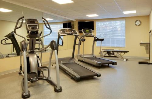 Oakdale Hotel | Holiday Inn Express Oakdale by IHG