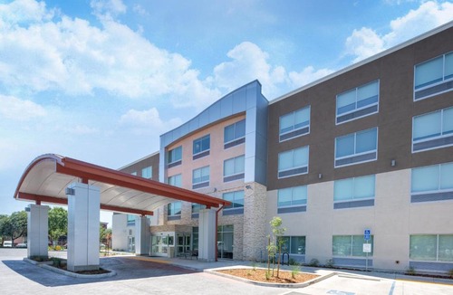 Chico Hotel | Holiday Inn Express & Suites Chico by IHG