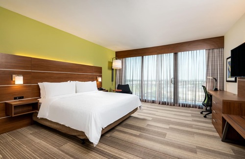 Lyon Street Hotel | Holiday Inn Express & Suites Santa Ana - Orange County by IHG