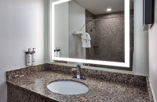 Ontario Hotel | Holiday Inn Ontario Airport by IHG