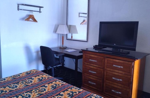 Oakdale Hotel | Holiday Motel Oakdale