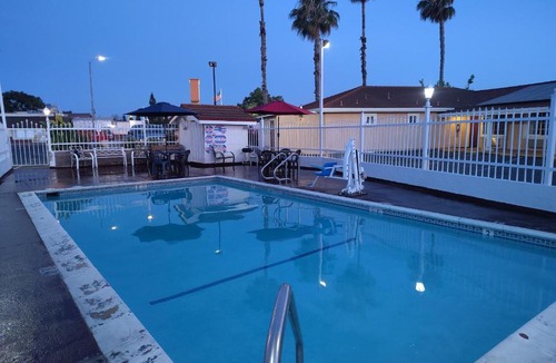 Oakdale Hotel | Holiday Motel Oakdale