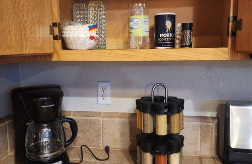 Elk Grove House | Home Away From Home! Family Friendly near popular attractions in Elk Grove!