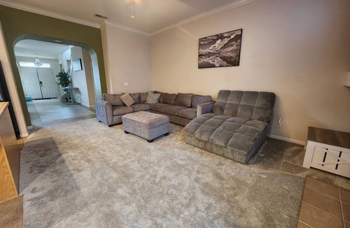 Elk Grove House | Home Away From Home! Family Friendly near popular attractions in Elk Grove!