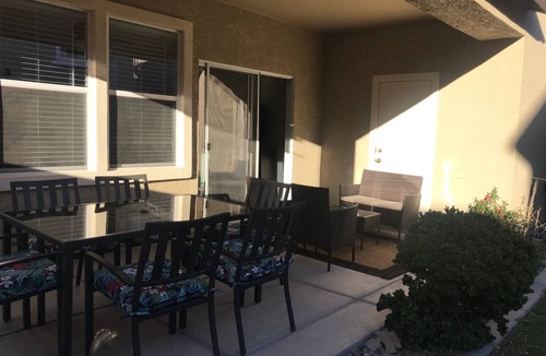 Tramonto House | Home in the North Phoenix desert hills Great for families and multiple couples.