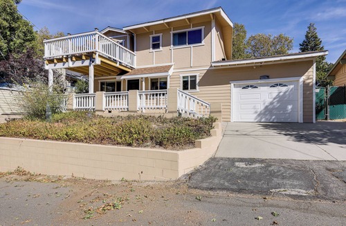 Crestline House | Home w/2 Decks - 2 Mi to Lake Gregory Dog Park!