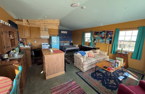 Yucca Valley Cabin | Homestead Style 1-BR cabin with AC/Heat in high desert Yucca Valley on the Mesa