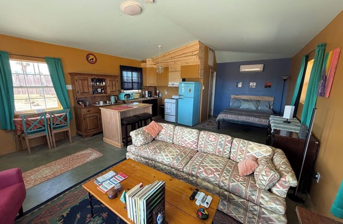 Yucca Valley Cabin | Homestead Style 1-BR cabin with AC/Heat in high desert Yucca Valley on the Mesa