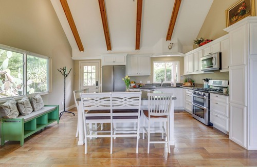 Rainbow CDP House | Hot Tub + Balcony: Rainbow Retreat Near Wineries!