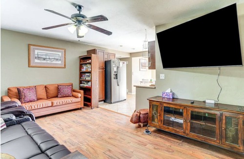 Prescott House | HOT TUB! Kayak Provided BBQ Ready Near Music Festivals & Rodeo Shows