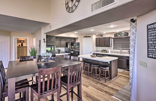 Bullhead City House | Hot Tub & River Views! Family Gem in Bullhead City