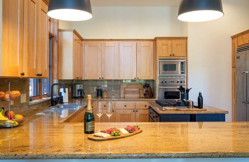 Truckee House | Hot tub! Ski In/Out! Pool Table/PingPong Fireplaces! Mere feet from the Village!