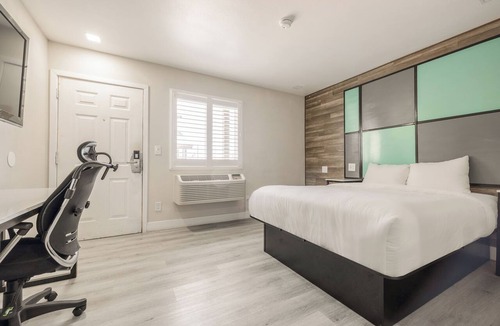 Victorville Hotel | Hotel Avenida Victorville I 15