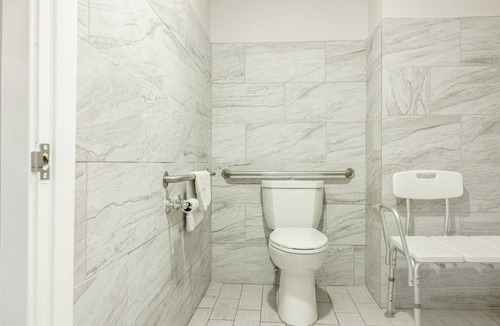 Victorville Hotel | Hotel Avenida Victorville I 15