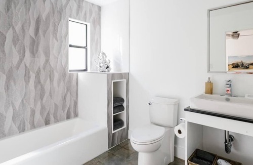 Warm Sands House | Hotel El Cid Room 1 by AvantStay | Chic Hotel Room in Palm Springs w/ Pool!