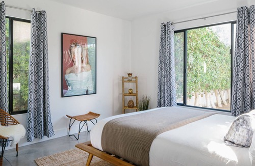 Warm Sands House | Hotel El Cid Room 5 by AvantStay | Chic Hotel Room in Palm Springs w/ Pool!