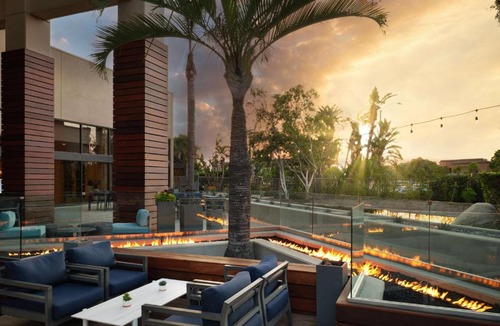 Anaheim Resort Hotel | Hotel Fera Anaheim, a DoubleTree by Hilton Hotel