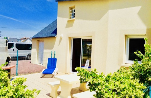 Barneville-Carteret House | House 150 meters From the BEACH, electricity, water, FREE WIFI, Private Parking