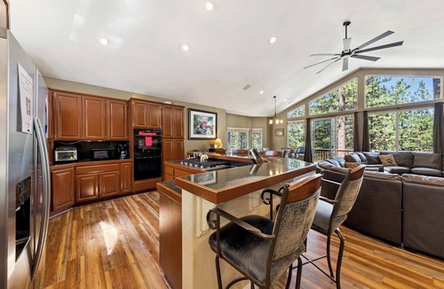 Montgomery Estates Cabin | HUGE 7Br Cabin: Pool Table, Games, Bonus Bedroom
