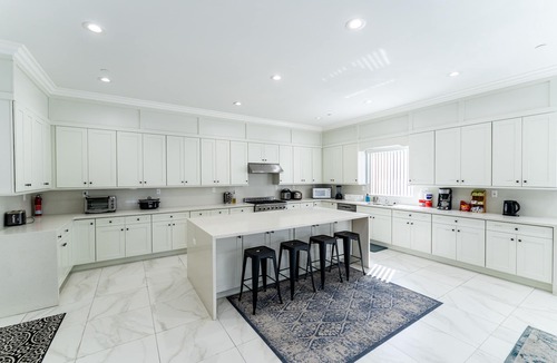 Midway City House | Huge Family Home Near Disneyland & SoCal Beaches