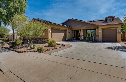 Estrella Mountain Ranch House | Huge pool, patio, clean 4 bdrm close to sports, hiking, spring training, golf