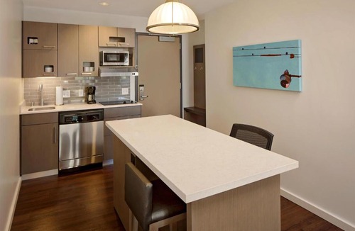 Irvine Business Complex Hotel | Hyatt House Irvine/John Wayne Airport