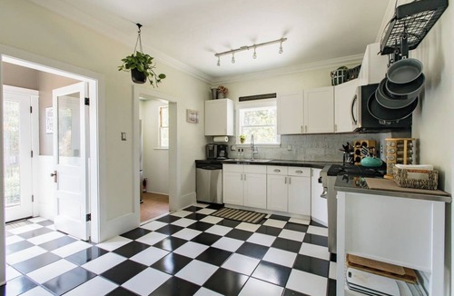 San Luis Obispo House | Iconic Modern Farmhouse+walkable+views+BBQ