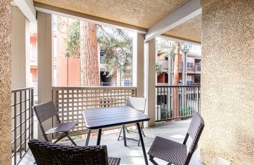 Santa Clara Apartment | Ideal Santa Clara 2BR w/Parking, W/D, walk to Dining, by Blueground