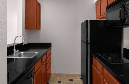 East Roseville Parkway Hotel | Ideal Suite Perfect for Extended Stays, Families, & Business Travelers!