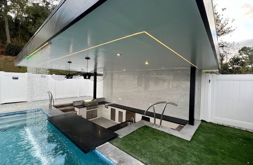 Northridge House | Immaculate 3 Bedroom Luxury House w/Private Yard!