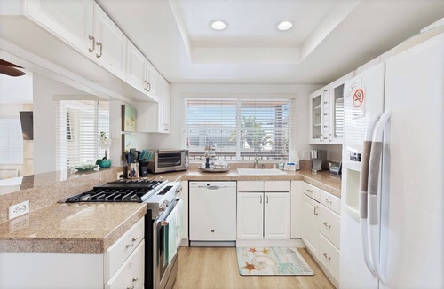 Mission Beach House | Immaculate Beach House - 1 min walk to ocean, 2 unshared patios