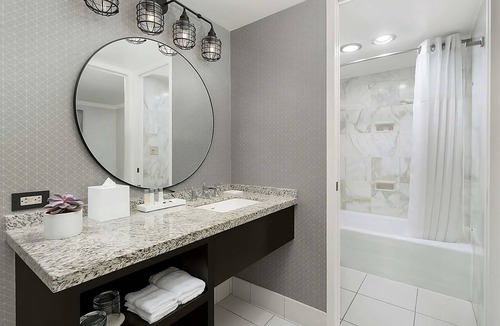 Lower Nob Hill Hotel | In The Heart Of San Francisco! Bike Rentals, Pets Allowed, Walk to Union Square!