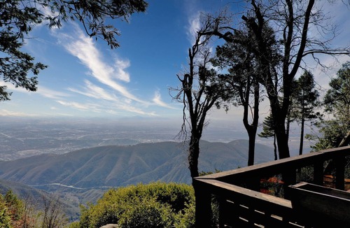 Crestline Cabin | IncredibleViews! Pet & Family Friendly, PoolTable!