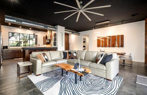 Desert View Village Villa | Indescribable Villa with Outstanding Interior and Exterior in Cave Creek, Arizona