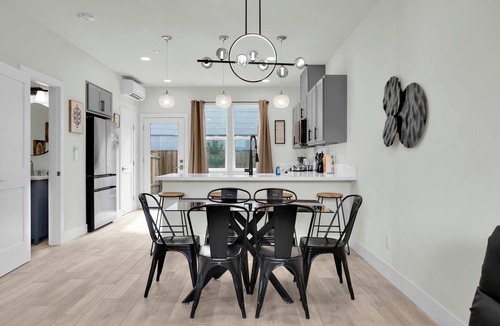 Reno/Tahoe Airport House | Innovative Apartment|Sleeps 7|5Beds & 2Sofa Beds|C