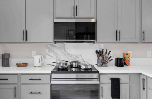 Reno/Tahoe Airport House | Innovative Apartment|Sleeps 7|5Beds & 2Sofa Beds|C