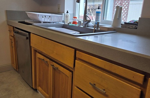 Elk Grove Cottage | Intimate 2-bedroom cottage with WiFi, AC in awesome Elk Grove