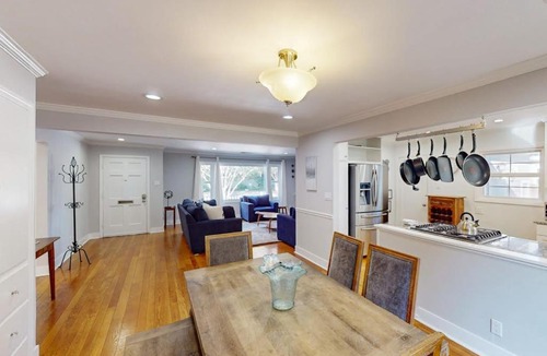 Junior College Neighborhood Association House | James House