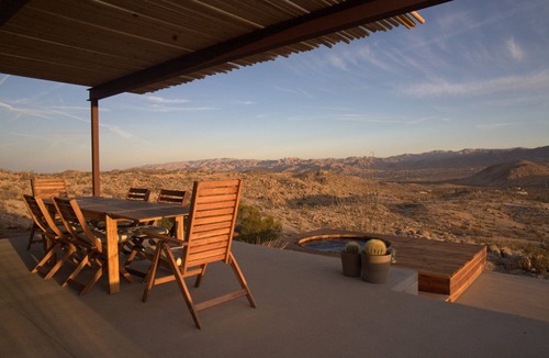 Yucca Valley House | Joshua Tree Green House With Outdoor Hot Tub