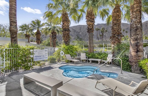 Old Las Palmas Condo | K1074 -Gorgeous Uptown Palm Springs Condo with Mountain Views!