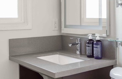 Ventura Apartment | Kasa Palo Alto | Couples Retreat in Silicon Valley