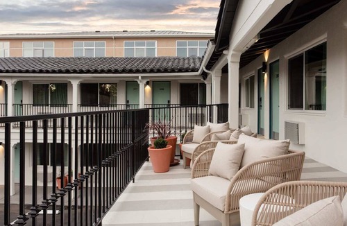 Ventura Apartment | Kasa Palo Alto | Nearby Silicon Valley, Double Beds