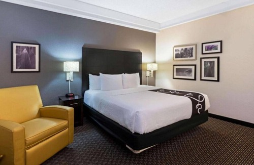 Superstition Springs Hotel | King Bed, Non- Smoking at La Quinta Inn by Wyndham Mesa Superstition Springs